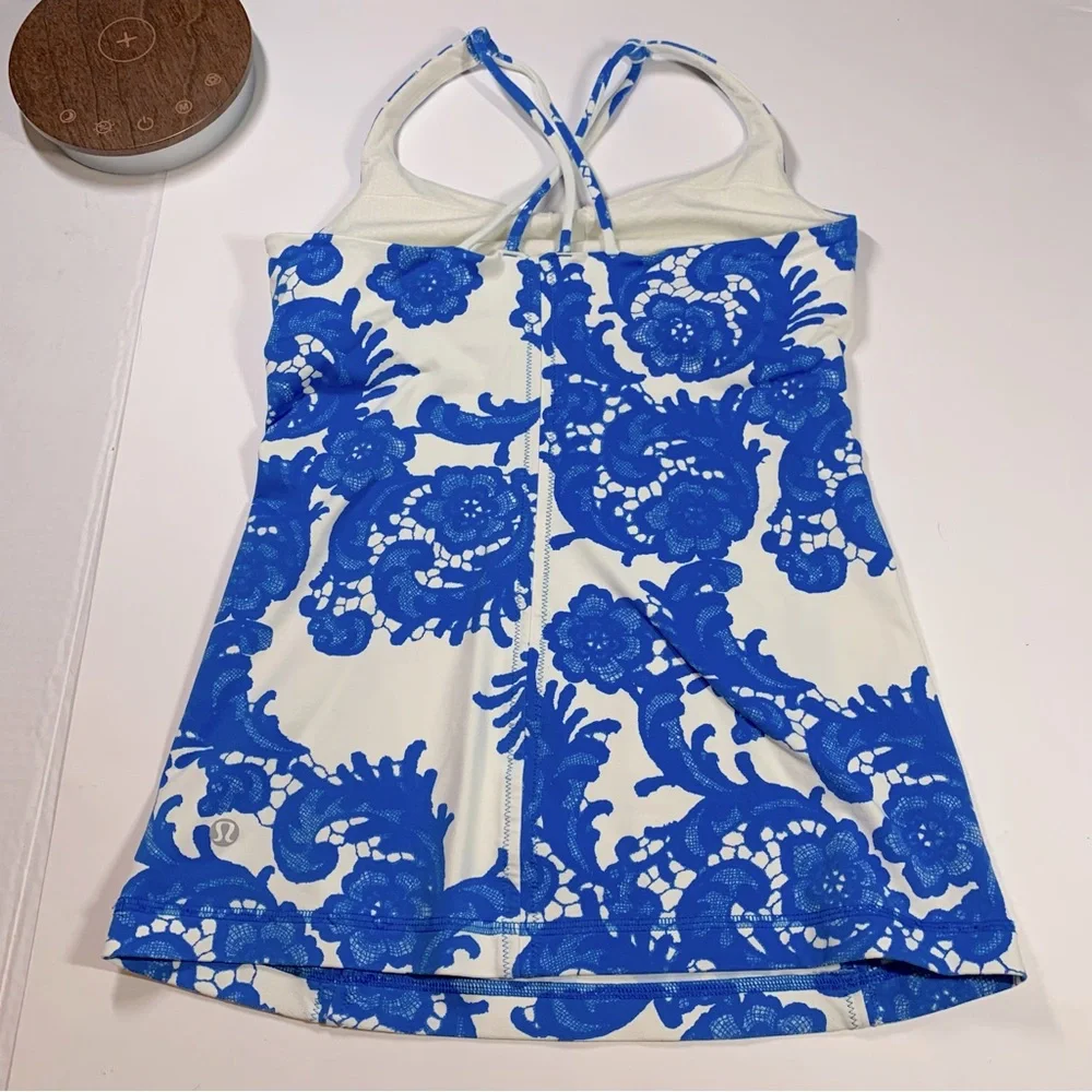 Size 4 Lululemon blue floral pattern X back active tank top - Picture 1 of 8